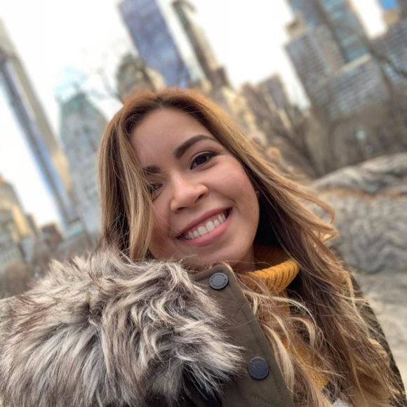 Meet your Posher, Paola - Picture 1 of 1